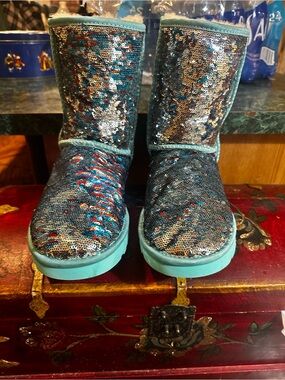 UGG Sequin Aqua Teal Short Boots nwot
